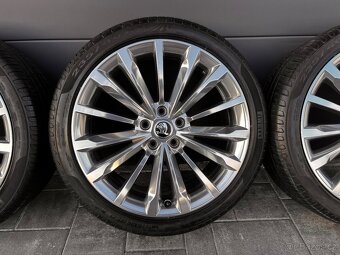 Originál Škoda Superb 235/40 r19 Pirelli - 5