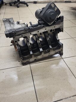 Blok motor 2.0l 103kw octavia 2 - 5