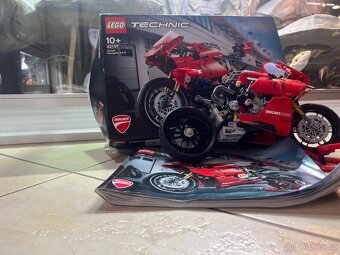 LEGO TECHNIC MOTORKA DUCATI - 5