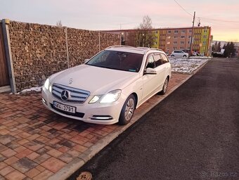 Mercedes E - 5