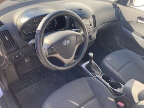 Hyundai i30, CW 1,6 CRDi, klima, nová STK, nízká spotřeba - 5