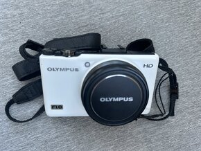 OLYMPUS XZ-1, 10 mpx, světelnost f 1,8 - 5