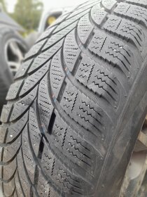 Zimní pneu 215/65R16 na hliníkových discích rozteč 5x112 - 5