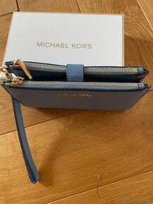 Nová peněženka Michael Kors JET SET WRISTLET - 5