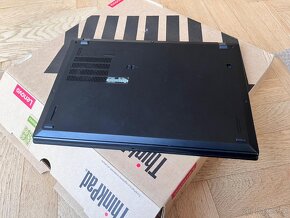 Lenovo ThinkPad X390 13 palců - 5