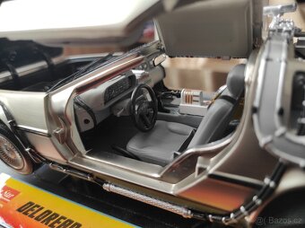 DeLorean DMC-12 1:18 SunStar - 5