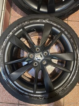 ALU Kola ŠKODA 5x112 R17 TRIUS Letní Pneu 225/45/17 - 5