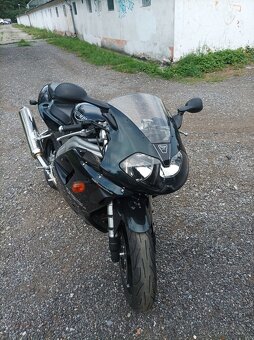 Prodám Daytona Triumph 955i - 5