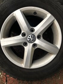 Originalni zimní sada VW Golf 15”,  4 disky+ 4 pneu - 5