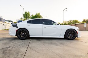 Dodge Charger 6,4 DAYTONA SRT - 5