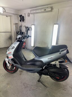 Aprilia SR 125 2t - 5