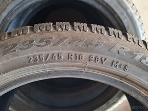 Prodám zimní pneu 235/45/18 Pirelli - 5