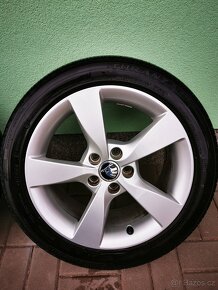 Alu disky škoda pneu letni 215/45/16 rapid fabia - 5