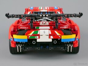 LEGO Technic Ferrari 488 GTE 42125 - 5