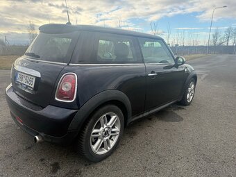 Mini Cooper 1,6 88 kW Automat stylový hatchback v perfektním - 5