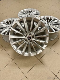 Alu kola Trinity 5x112 r19 Škoda Superb - 5