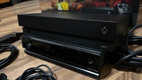 Xbox One X 1TB + kinect + ovladač + krabice - 5