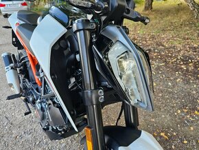 KTM 125 Duke r.v.2017 - 5