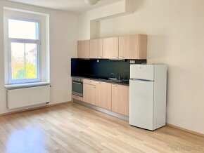 Prodej bytu 1+kk 30 m² na Vysočanském náměstí - 5