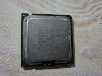 Staré CPU socket 775 pro sběratele. Všechny za 250kč. - 5