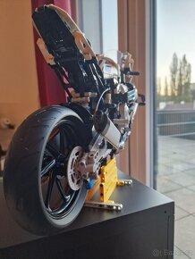 lego technic 42130 BMW M1000RR - 5