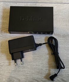 D-Link DES-1005P PoE 100mb switch - 5