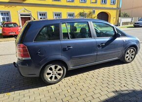 Opel Zafira 1,9 1.9 CDTi Enjoy 7míst nafta manuál 74 kw - 5