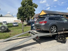 Honda accord tourer bouraná na předek - 5