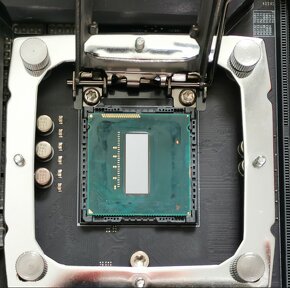 Asus Ranger Z97 + i7 4770K + 16GB RAM - 5