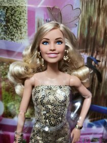 Barbie The Movie Margot ve třpytivém filmovém overalu - 5