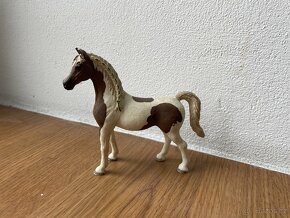 Schleich stodola zdarma 5 koní - 5