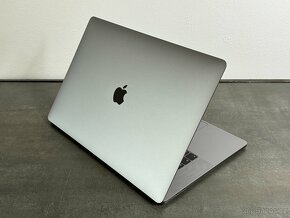 Macbook Pro 15" 2018 SG i7 / 16GB / 512GB / SG - 5