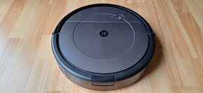 Robotický vysavač s mopem iRobot Roomba Combo - 5