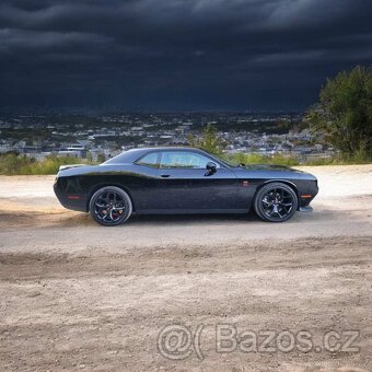 Dodge Challenger R/T 5.7 V8 HEMI - 5