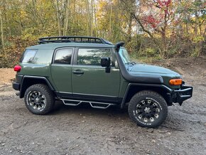 FJ Cruiser facelift 2011 ARMY GREEN - VZÁCNÁ EDICE - 5