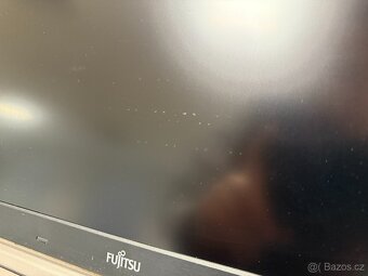 09) Fujitsu H760 - i7-6820HQ/16GB RAM/ 512GB SSD/Quadro M100 - 5