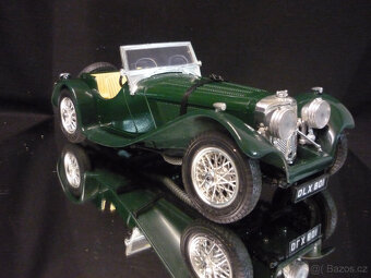 Jaguar SS100 1937 zelený Bburago 1/18 - 5