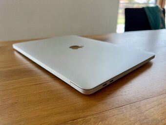 MacBook Pro 13" 2018, 8GB RAM, 500 GB SSD, Stříbrný, Touch  - 5