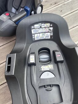 Britax Römer Baby Safe i-SIZE 2 + základna isofix - 5