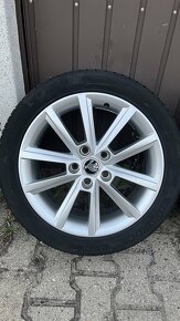 Alu kola Skoda 5x112 R17 letni pneu 225/45/17 - 5