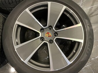 original porsche cayenne coupe r21 9y0601025bm - 5