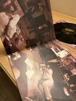 Pearl Jam - Vitalogy - 5