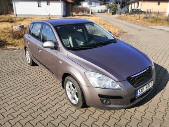 Kia Ceed / 1,6CRD I/ rok 2007. - 5