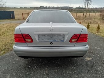 Mercedes Benz W20 E420 V8 - 5