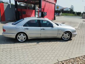 Mercedes e55 AMG 5,5L V8 - 5