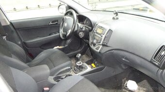 Hyundai i30kombi 1,6crdi 85kW,r.v.2010 - 5