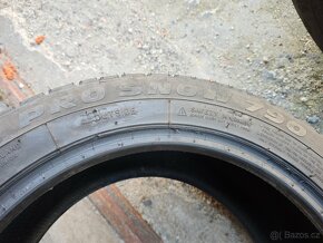 Prodám 2 zimní pneu 235/45 R17 - 5