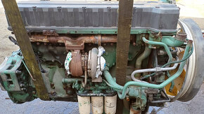 motor VOLVO D12D - 5