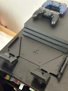 Konzole PlayStation PS4 pro 1TB + 2 ovladače + hry - 5