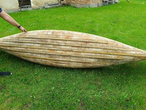 Stará dřevěná kanoi - 5